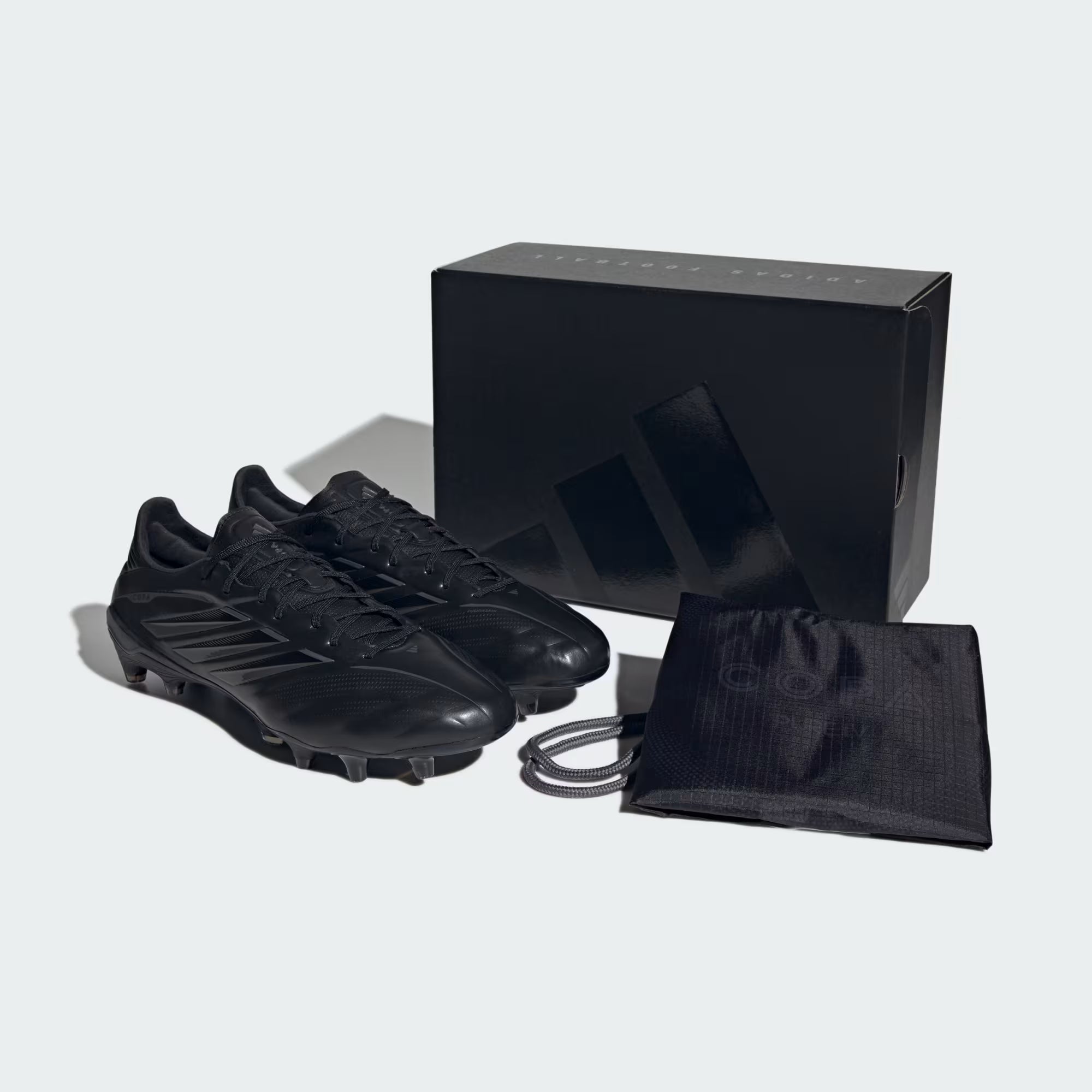 Pack de 100 pares de Adidas Copa Pure II Elite FG Triple Black